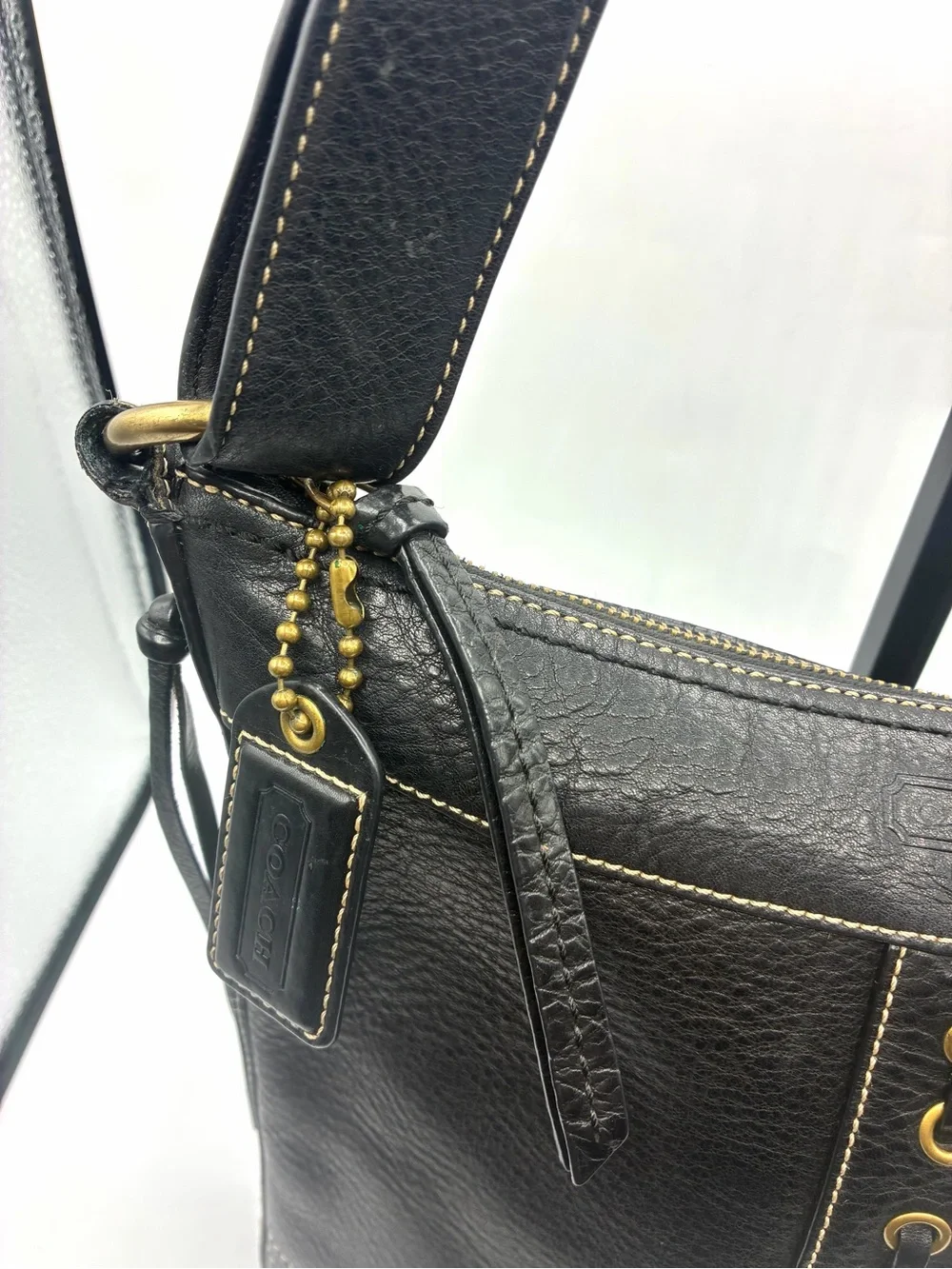 Vintage Coach Chelsea Laced Duffel Black Leather Shoulder Bag 10399
